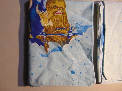 Pair of Vintage 1977 Star Wars Pillowcases They Both Have Some Stains On Them - Picture 3 of 13