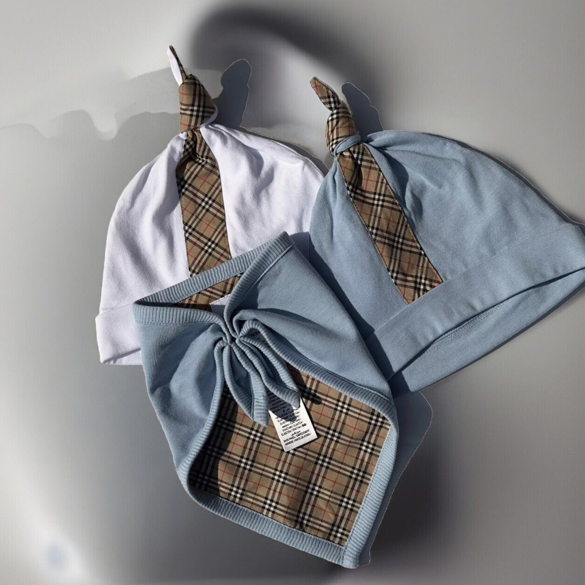 BURBERRY Baby LOT Hat & Bib Set Blue White Mini Check Plaid BURBERRY Baby LOT Hat & Bib Set Blue White Mini Check Plaid