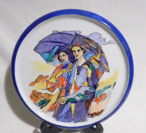 C3/ ASSIETTE DECORATIVE FEMMES  PARAPLUIE FAIT MAIN 22/12/97 SIGNE A IDENTIFIER - Picture 1 of 5