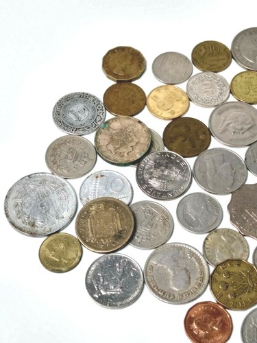Foreign Coins Various Years Circulated Lot - Picture 2 of 3