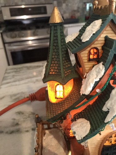 Christmas Ceramic Lighted Buildings Village School Church House Flowers & Fr - Picture 3 of 8