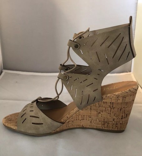 New Cork Wedge Sandals Womens Size 8.5 M Y-not? Melissa Light Taupe Shoes Box - Picture 8 of 9
