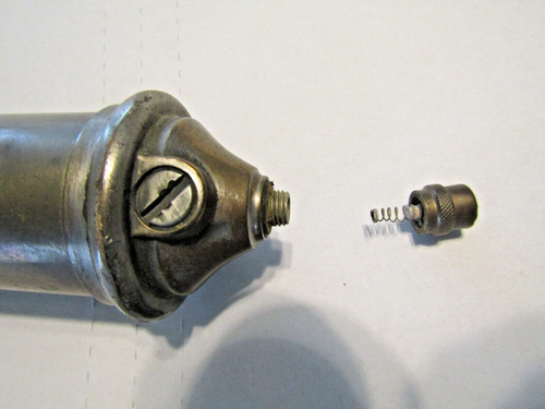 Lot 2 Vintage Large BRASS HANDPUMPS Oil + Air With Wooden Handle - Picture 5 of 8