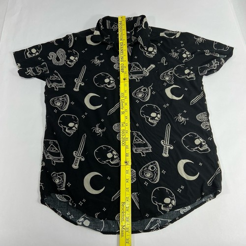 Grande chemise manches courtes poignard crâne noir blanc sujet chaud camp bouton devant - Photo 4/5