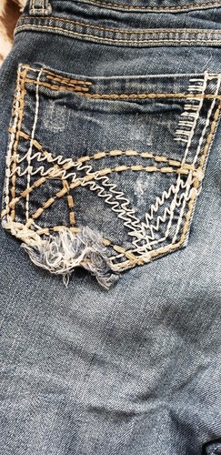 Pantalones de mezclilla Maurices 7/8 regulares para mujer junior lavado claro corte bootcut - Imagen 4 de 7