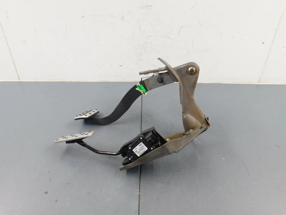 Pontiac GTO 2005 05 06 conjunto de pedal de freno/acelerador #5256 X2 Foto 2 de 4