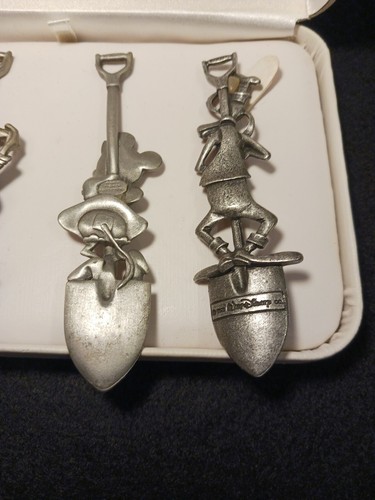 4 VTG Disney GOOFY MINNIE DONALD MICKEY Collectible Pewter Shovel Spoons - Picture 7 of 8