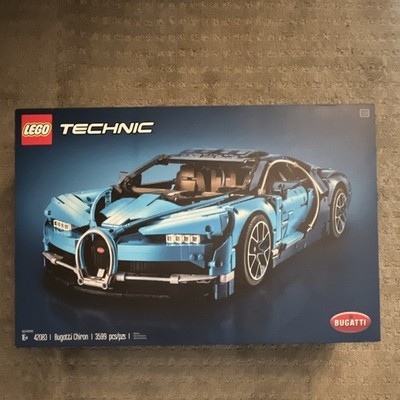 LEGO Technic 42083 Bugatti Chiron 3599-Piece Battery Powered Set