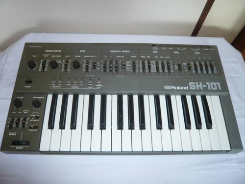 Roland SH-101 Monophonic Bass Synthesizer Keyboard Music Instruments Tested - Picture 1 of 4