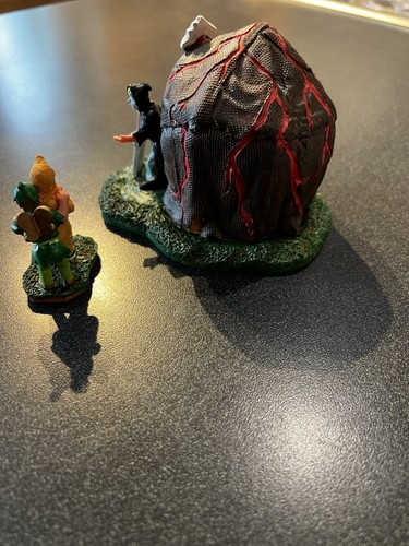 Lemax Spooky Town Cave of Blood 53520 Halloween Village Trick or Treaters Devil - Bild 2 von 3