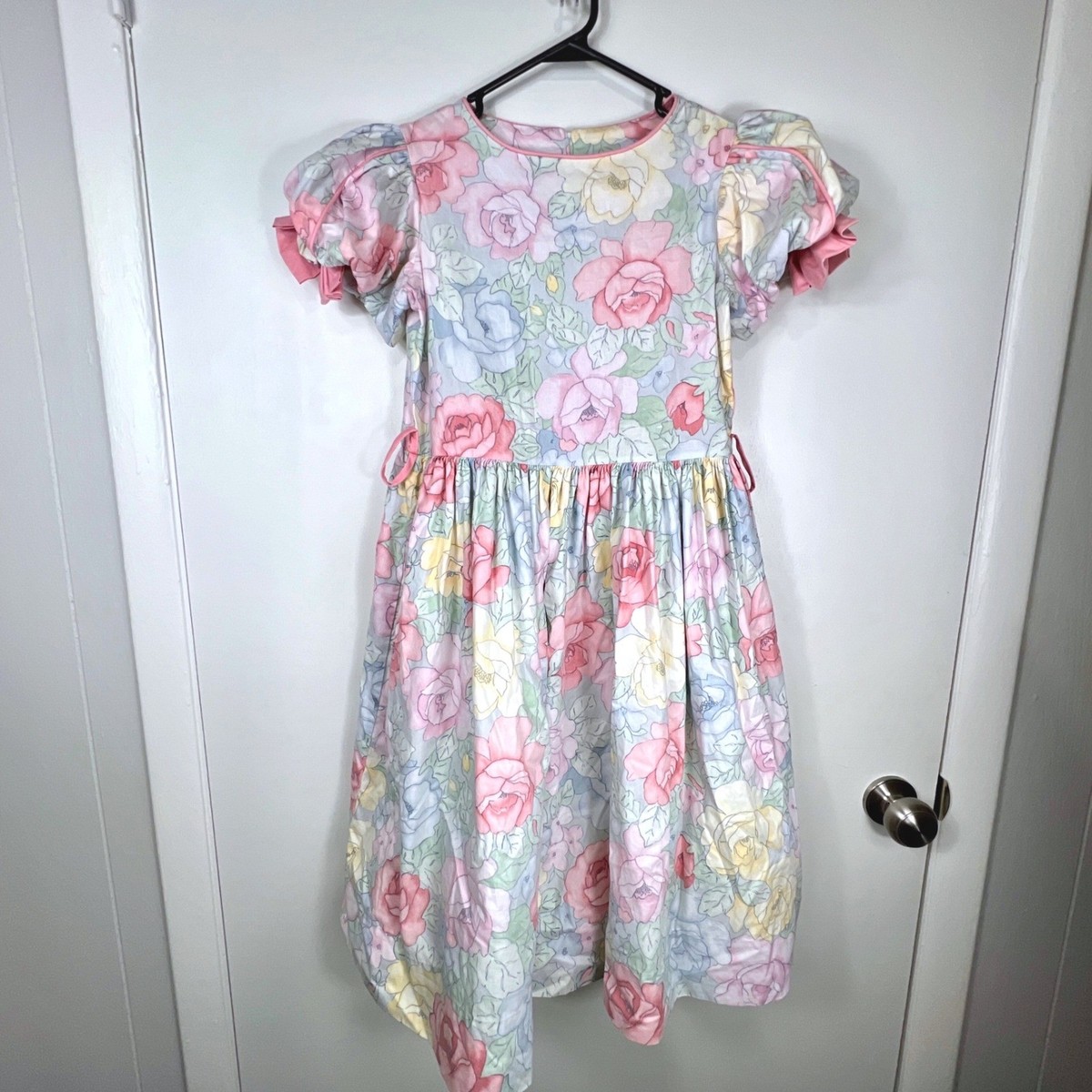 pastel color dress for party with sleeves 10 Pastel Color Dresses for Spring and Summer Worth Wearing Now