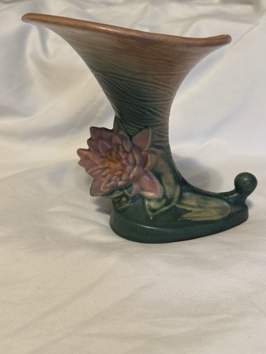 Roseville Pottery Green Water Lily Cornucopia Vase 177-6 - Picture 5 of 10