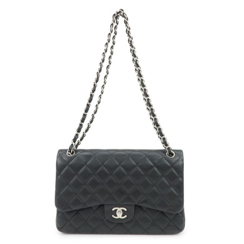 Chanel Large Matelasse 30 Large Lamb Skin Double Flap Shoulder Bag Auth Used F/S