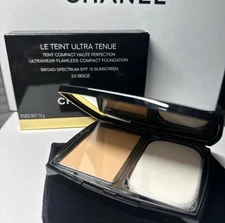 Chanel Ultra Le Teint Ultrawear All Day Comfort Flawless Finish Foundation #B20