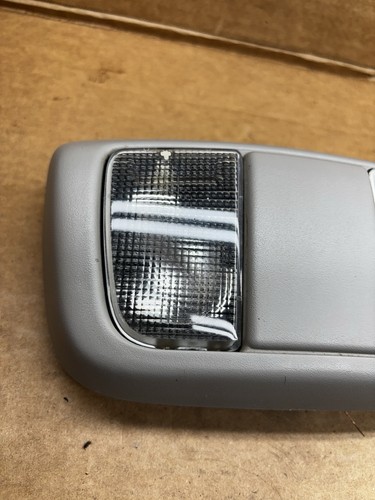 2002-2004 Nissan Xterra Frontier OVERHEAD MAP DOME INTERIOR LIGHT GRAY OEM - Picture 3 of 9