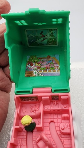 1995 Polly Pocket McDonald's Winter Ski Chalet House Bluebird Toys - Picture 5 of 7
