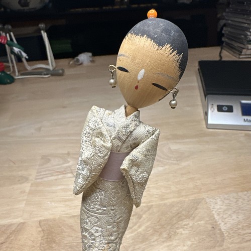 VTG 7 Inch Asian Doll With Silk Like Fabric - Picture 2 of 9