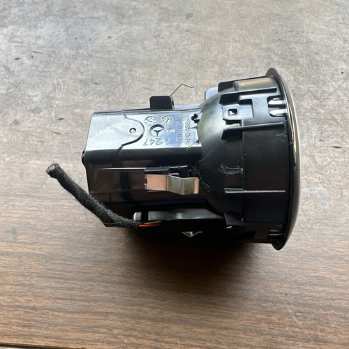 2020-2023 MERCEDES GLA GLB FRONT DASH LEFT OR RIGHT AIR VENT OEM 24783068039051 - Picture 4 of 16