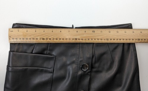 Gonna nera in ecopelle, gonna a matita asimmetrica con bottoni Stradivarius, EUR 40 - Foto 6 di 11
