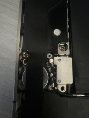 Apple iPhone 4 - 8 GB - Black (Virgin Mobile) - No screen but turns on! - Picture 9 of 14