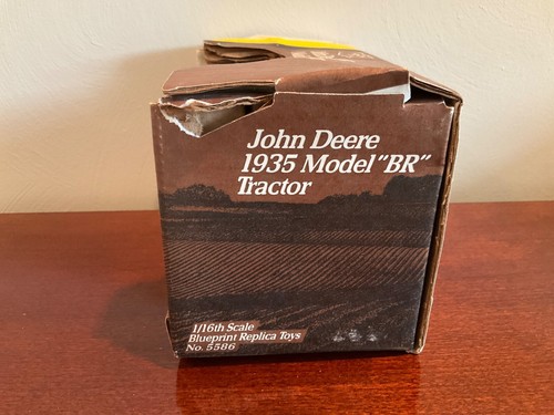 JOHN DEERE 1935 Model “BR” Tractor , No. 5586, 1/16th Scale, Blueprint Replica - Picture 9 of 10