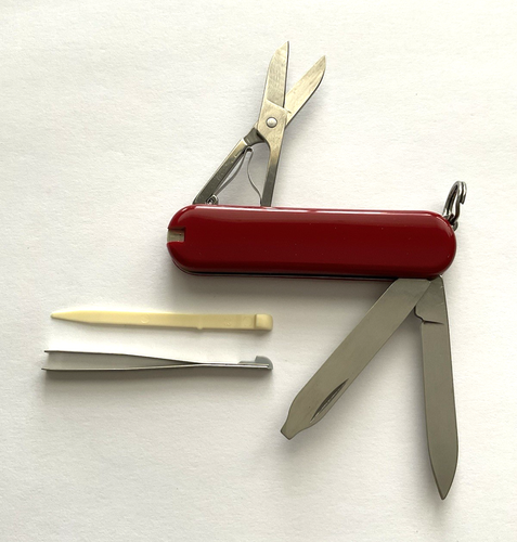 Victorinox Classic SD Small Red Swiss Pocket Knife New - Picture 6 of 8