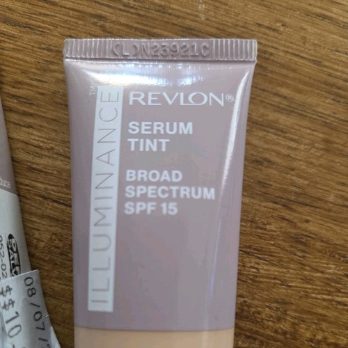 Revlon Illuminance Triple Hyaluronic Acid Tinted Serum - 209 Buff Beige SPF 15 - Picture 2 of 5