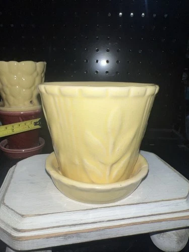 VTG MCM  Petal Yellow  Scalloped Edge Planter W/ Saucer  3 1/4” Possibly McCoy?