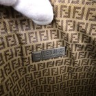 Foto 14 di 24