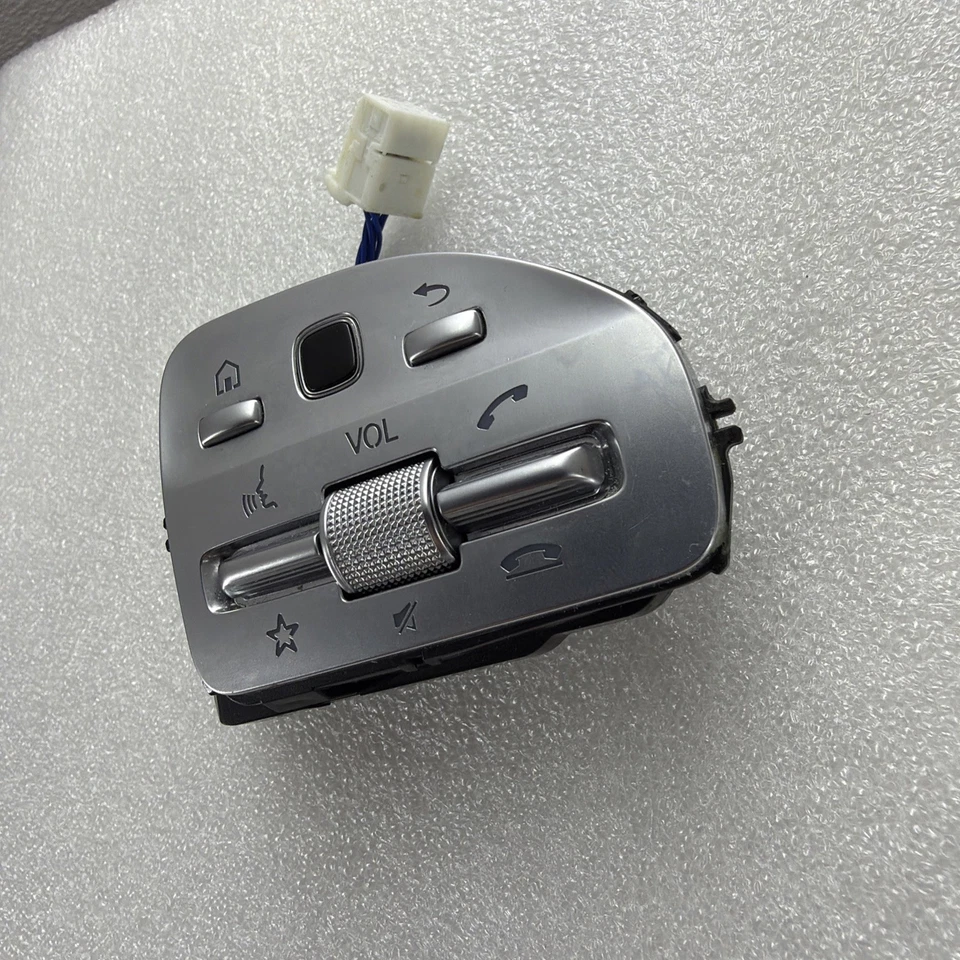 Interruptor botón volante mercedes amg gl,gla,a,b,c,e,s,glb,gle,gls Foto 3 de 4