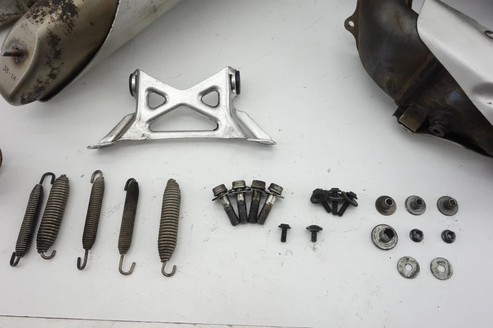 13-15 Ducati 899 1199 OEM Sistema de escape completo Cabezales Tubo Silenciador Silenciador Medio  Foto 2 de 4