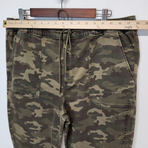 American Eagle Camo Jogger Pants Pockets Elastic Waist Zip Ankle Womens 18 Long - Picture 8 of 13
