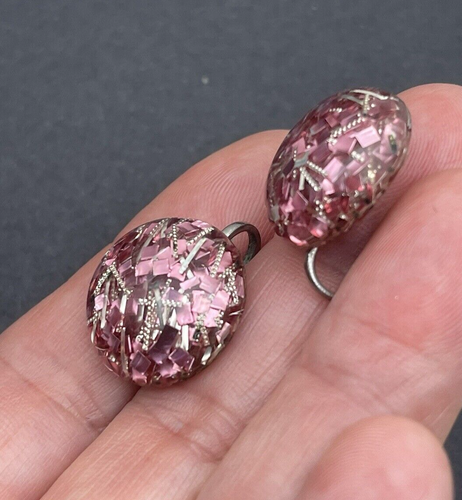 Vintage rosa & silber Konfetti ummantelt in klarem Plexiglas Schraubverschluss Ohrringe 1940er - Bild 5 von 6