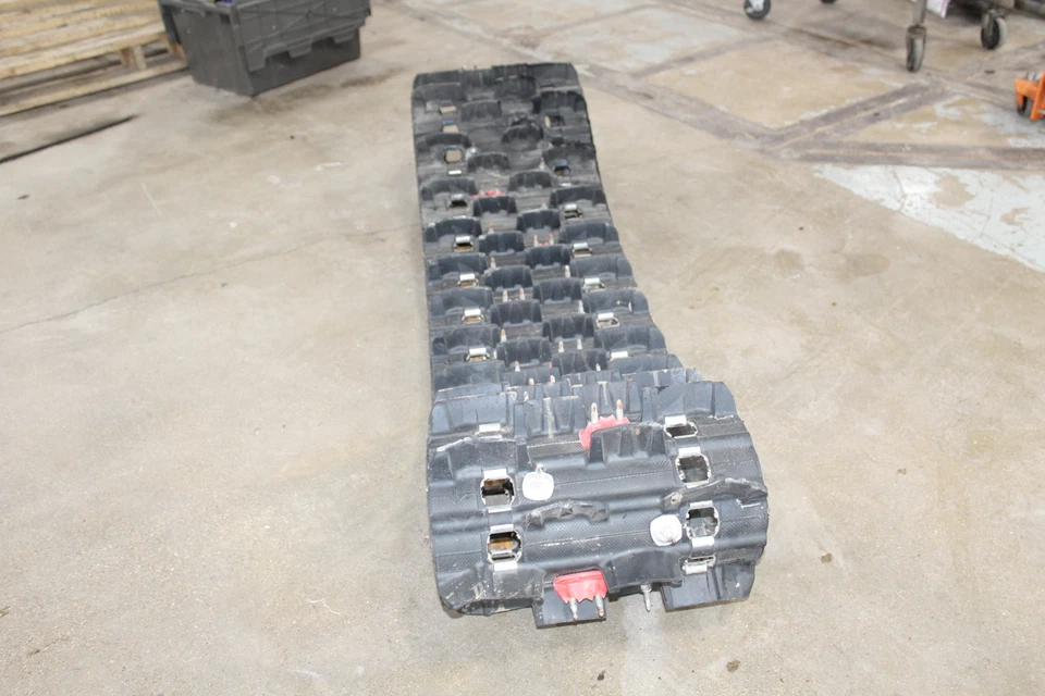 2016 Polaris IQ 600 RACER OEM SNOW CROSS TRACK, 128 X 15 X 1. 5450277 - Image 4 of 4