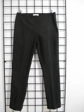 NEMAN MARCUS  🌸 SIZE 4==BLACK /  ANKLE PANTS PANTS