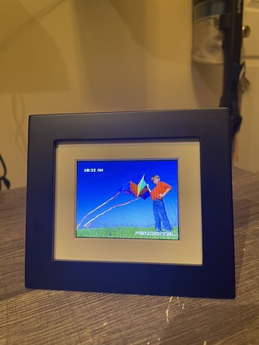 Pandigital 3.5 LCD Digital Photo Frame Compact Plug & Play Stores 40 Images  - Picture 4 of 10