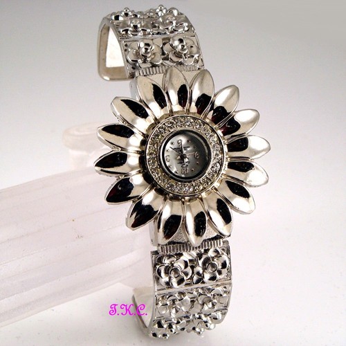 Decorativo Vintage Girasole Margherita Floreale Bud Donna Madreperla Orologio - Picture 9 of 26