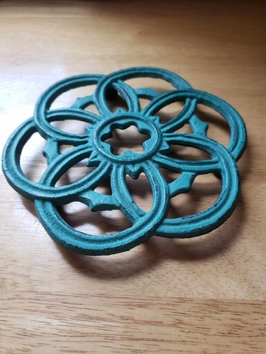 Vintage Teal Cast Iron Trivet 6.25" Round Floral Pattern Rustic Kitchen Decor - Picture 4 of 5