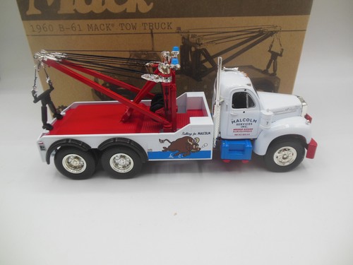 Rare First Gear 19-2226 1960 Model B-61 Mack Tow Truck Malcolm 1:34 Scale - Picture 2 of 13