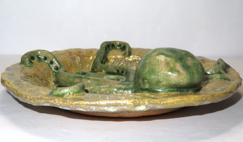 Plato de pulpo de cerámica esmaltado 3D hecho a mano decoración 9" por la artista Coni Kalinowski - Imagen 4 de 8