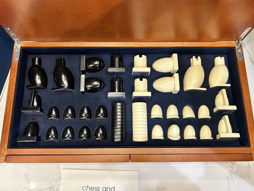 Michael Graves Large Chess and Checkers Set 2002 COMPLETE 16.75 x 16.75 inches - Bild 11 von 18