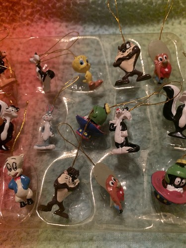 Vintage Looney Tunes Mini Christmas Ornaments Set Of 18 In Box. Year 2000 - Picture 3 of 8