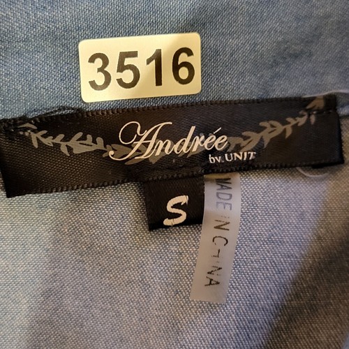 ANDREE BY UNIT Top Women's Small Embroidered Oversized Floral Button Up Blouse - Picture 8 of 9