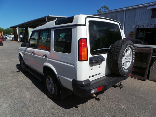 LAND ROVER DISCOVERY L318 10/2002-03/2005 RIGHT GUARD - Picture 4 of 12