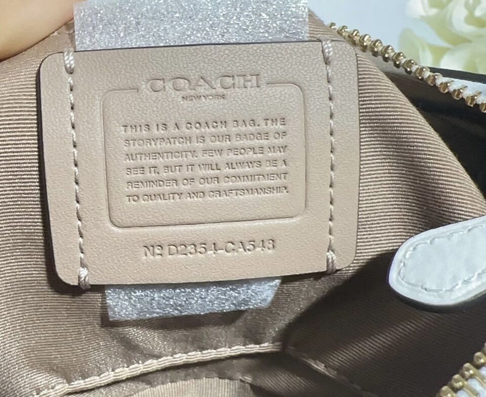 NWT Coach Teri Shoulder Bag In Signature Canvas CA548/cv933 NWT Coach Teri Shoulder Bag In Signature Canvas CA548/cv933