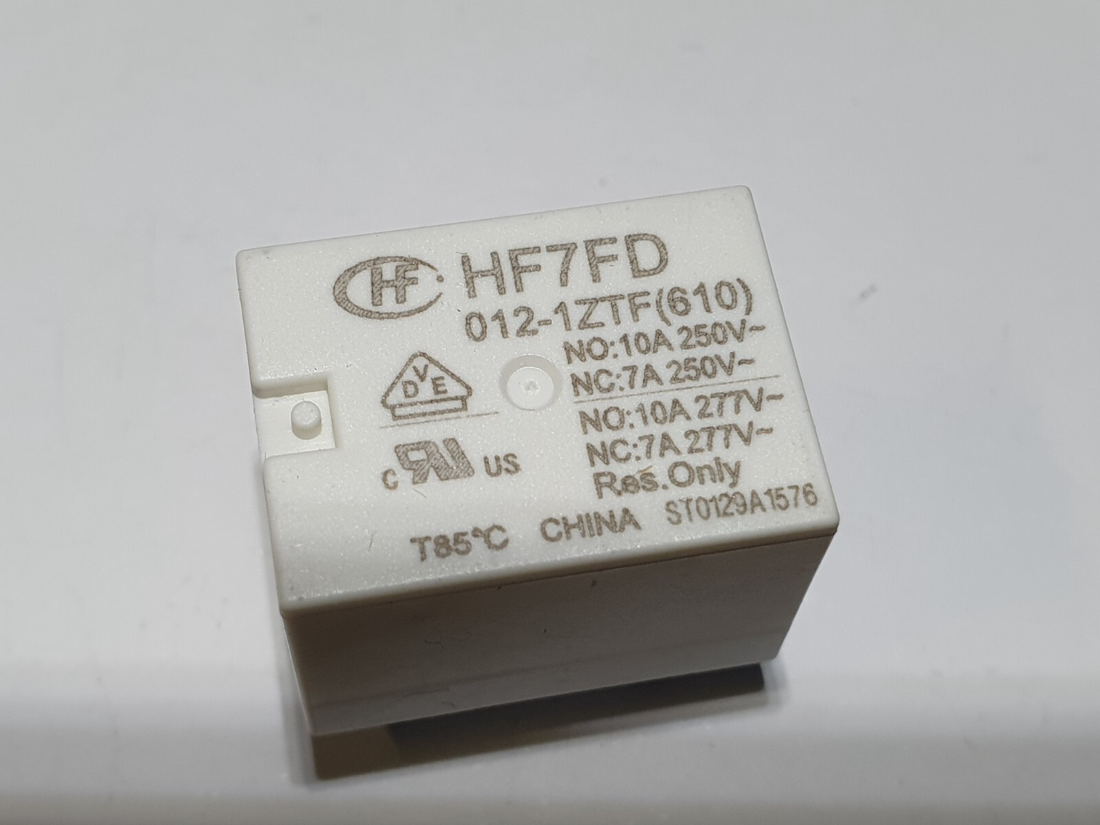 2x Relais 12VDC (9-15,6V), 10A 250VAC 1 Wechsler HF7FD 012-1ZTF