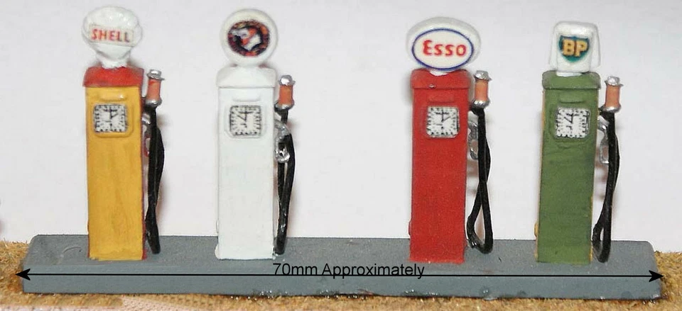 4 Retro Petrol Pumps F115 UNPAINTED OO Scale Langley Models Kit 1/76 Scenery - Image 2 of 4