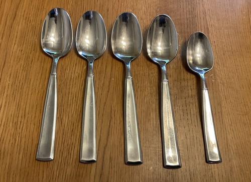 WALLACE BALANCE 4 Soup Spoons, 1 Teaspoon Glossy 18/10 Stainless Flatware - Picture 1 of 7