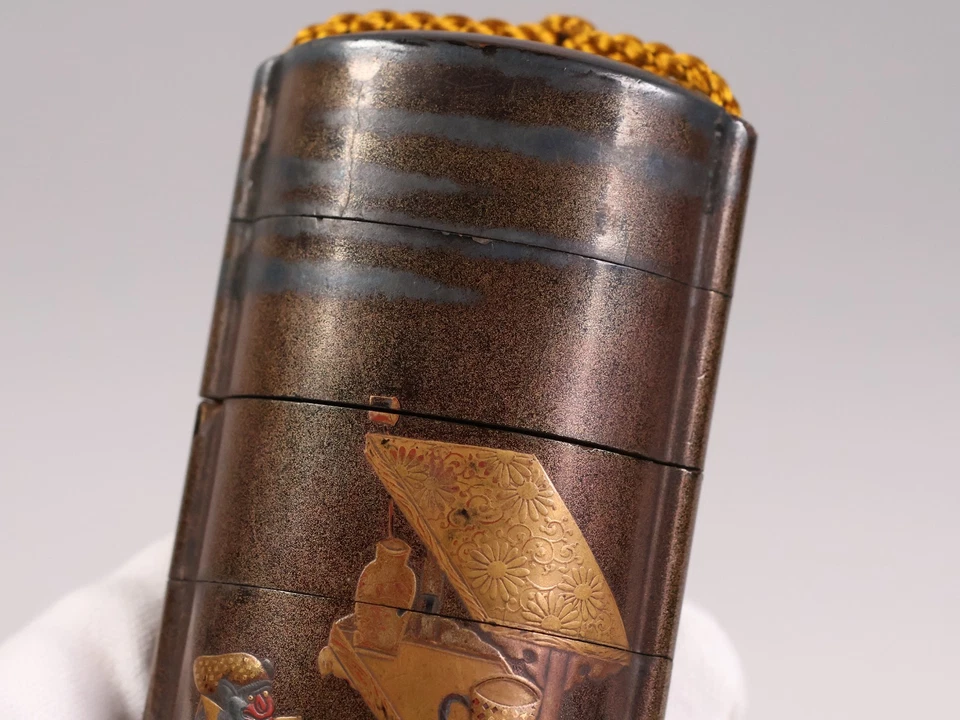 Japanese Lacquer Inro 3.78inch Gold Shishi Lion & Monkey Maki-e Edo Era 18th C - Image 4 of 4