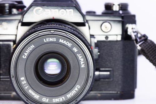 canon AE-1 black film camera kit with 35mm and 50mm lenses ! - Photo 2/13